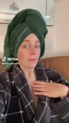 Ellienorman94 - 3am- titties out