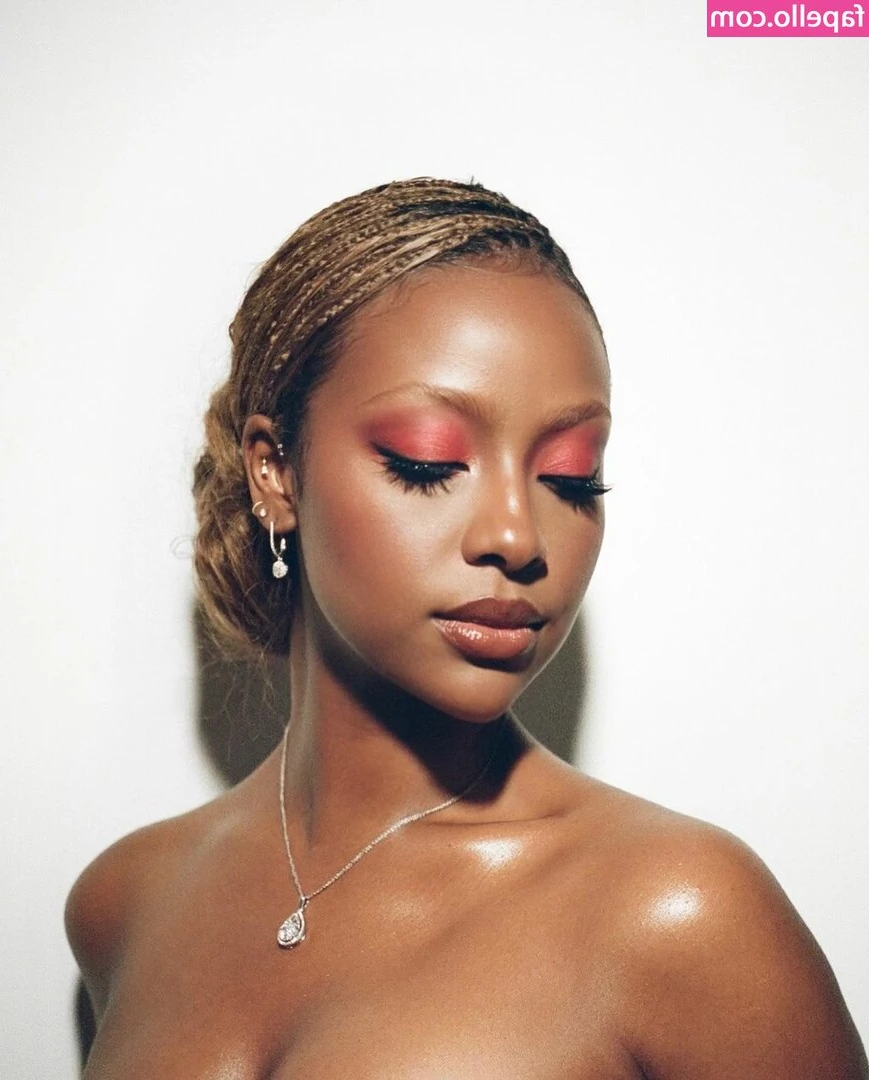 Justine Skye [ justine-skye ] - Good morning handsome    how is your day  thong butt dimples fisnet