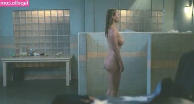 Betty Gilpin [ betty-gilpin ] - Who s begging for a pegging