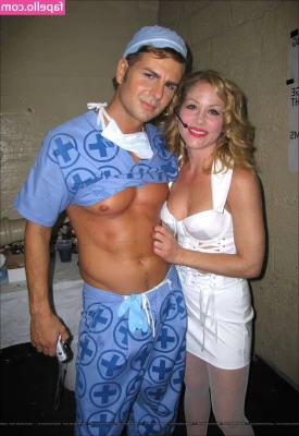 Christina Applegate [ christina-applegate ] - I’m doing an $8 dick rating !! (Half off) tip $8 and send ur pic