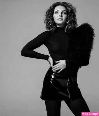 Camren Bicondova [ camren-bicondova ] - Make me your hole daddy