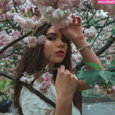 Annaartsv - Tu aimes bien le rose sur moi