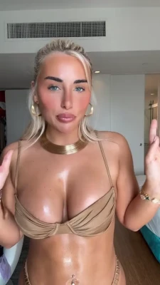 Ellie Brown [ ellie-brown ] - Spank me?