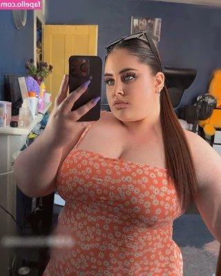 Chloe Townson [ chloe-townson ] - Took a snapshot while editing my video  shits basically art at this