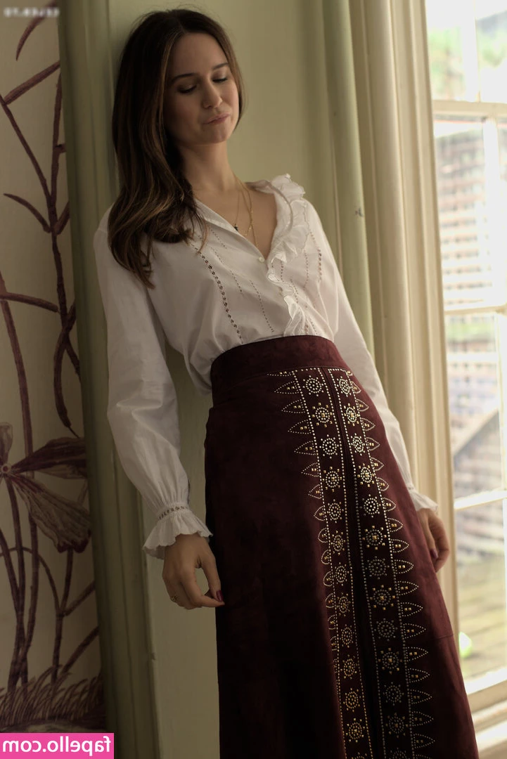 Katherine Waterston [ katherine-waterston ] - What do you prefer  Is it the soles or is it the holes