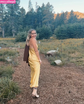 Brandi Cyrus [ brandi-cyrus ] - STO FACENDO TANTI CONTENUTI HOT QUI IN VACANZA CON LA MIA AMICA E