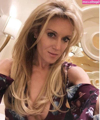 Natalie Gulbis [ natalie-gulbis ] - A still from My new heel worship and extortion clip that’s dropping
