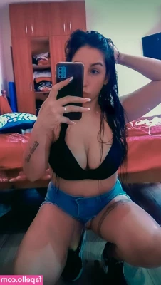BaddddGirl - Listening to music and taking pics in my underwear lol