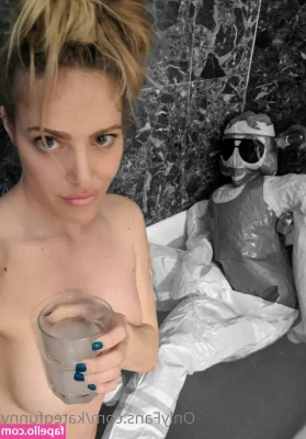 Kate Quigley [ kate-quigley ] - NEW beach day Pussy play AND Bj video in your dms!!!! If you didnt