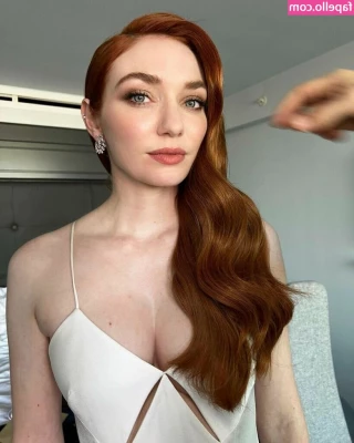 Eleanor Tomlinson [ eleanor-tomlinson ] - Classic black lingerie looks