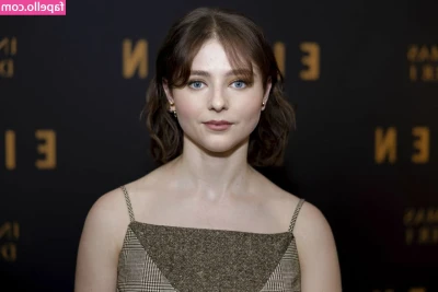 Thomasin Mckenzie [ thomasin-mckenzie ] - Just a lazy day for me