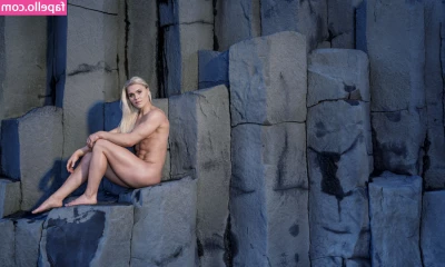 Katrin Davidsdottir [ katrin-davidsdottir ] - Describe me in 3 words 😜