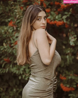 Giusy Piazza [ giusy-piazza ] - 7 pussy photos all including face - I m taking this down after