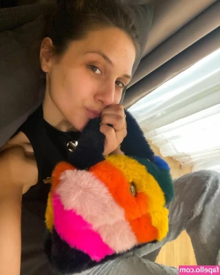 Sabela OT [ sabela-ot ] - Good morning my loves ! What do you wanna see more of ?🤔 And If