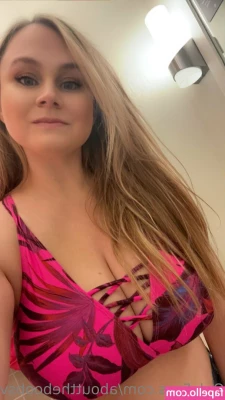 abouttheboobsvip - Dirty thoughts while doing laundry 🍆😏