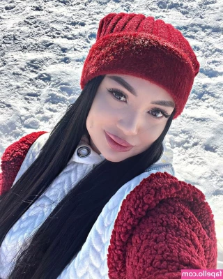 Zhansaya Dakarimova [ zhansaya-dakarimova ] - Some times you need to have some play time at work as well   