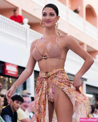 Tania Medina [ tania-medina ] - At the beach and feeling hot   take a look at what I was wearing 