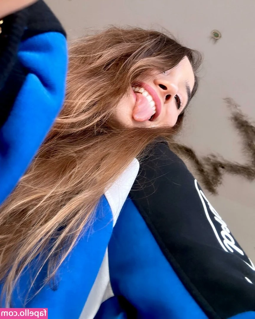 Merve Elmas [ merve-elmas ] - HOW WILL YOU PLEASE ME TODAY, sub?