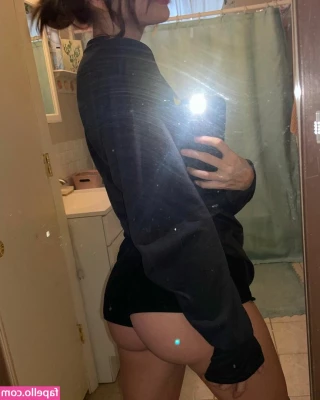 Emily Anne Gordon [ emily-anne-gordon ] - She s ready for some play time
