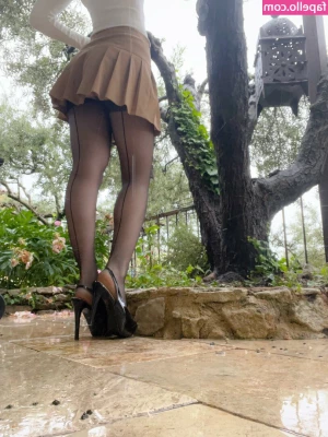 _elaena_ [ elaena ] - Some #upskirt to finish off your weekend 😉😉