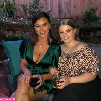 Bec Danaher [ bec-danaher ] - Lick my fat soles