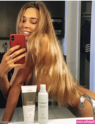 Lily Ermak [ lily-ermak ] - Want something special  Just need to ask
