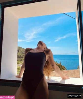 Aitana - Anoche no podía dormir y me la tuve que jalar
