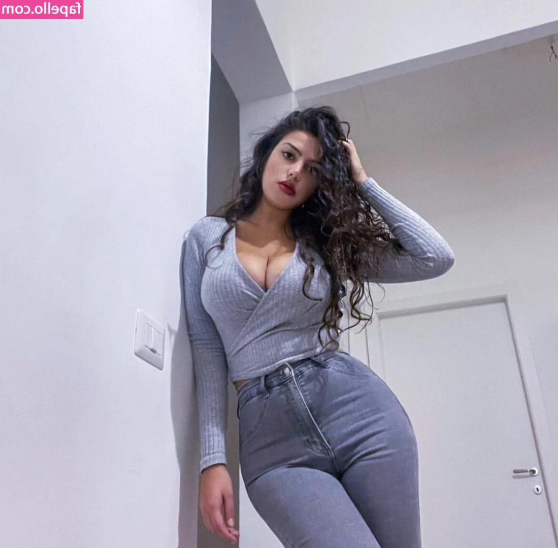 Roberta - New dildo  sucking on it passionately  amp  creaming so fucking much 