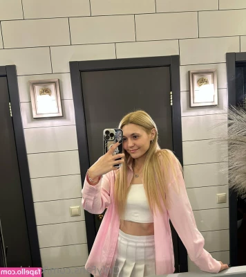 karisha.x [ karisha-x ] - I m thinking about offering a Girlfriend experience  where basically