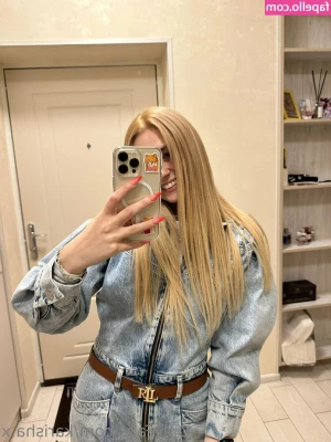 karisha.x [ karisha-x ] - How do we feel about the curled hair  Message me