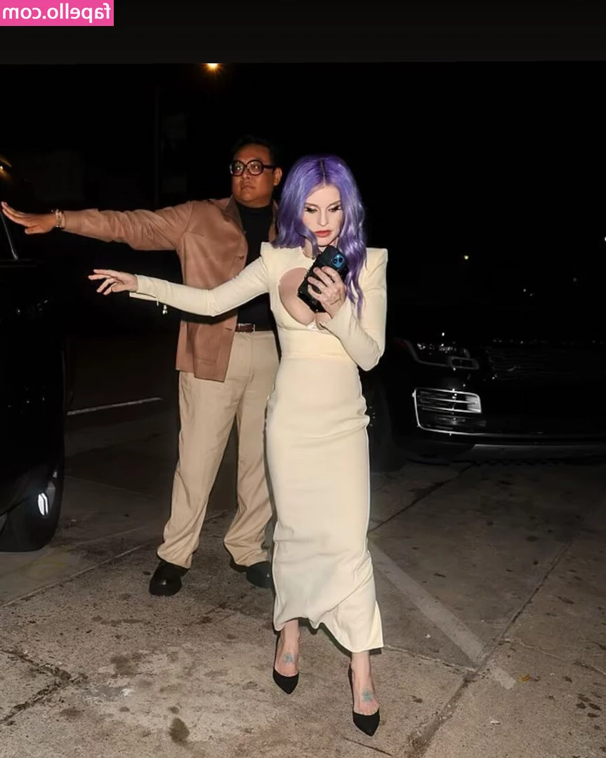 Kelly Osbourne [ kelly-osbourne ] - My pussy needs to cum