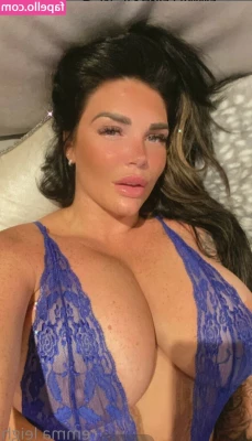 Emma Leigh [ emma-leigh ] - Sexy SATURDAY!! I’ll be in my DMs all day ready and waiting to play