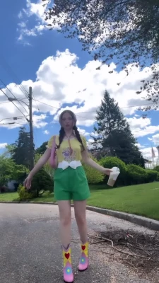 [ zoe-colletti ] - Do my tittties look good