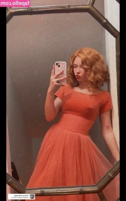 Zoe Colletti [ zoe-colletti ] - Crazy busy weekend! Here’s some cheeky (normal) selfies to let you