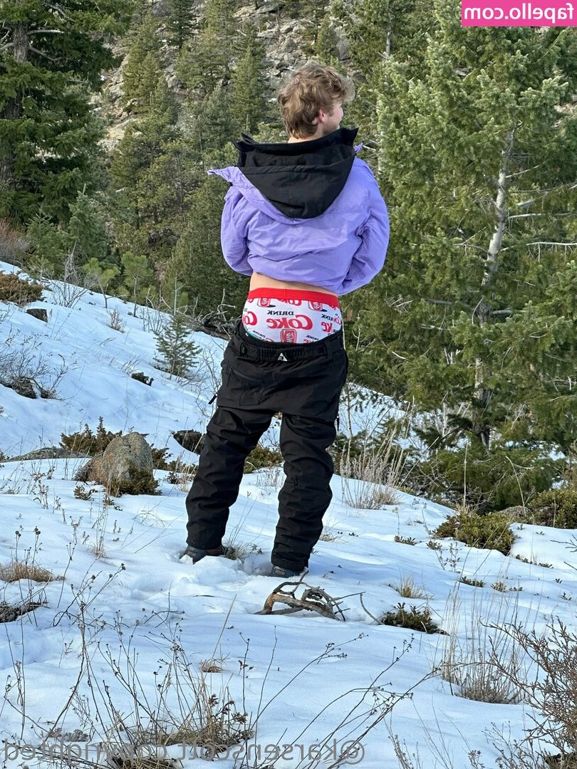 karsen.scott [ karsen-scott ] - So what’s ur kink??? Comment below what you love to see from me or