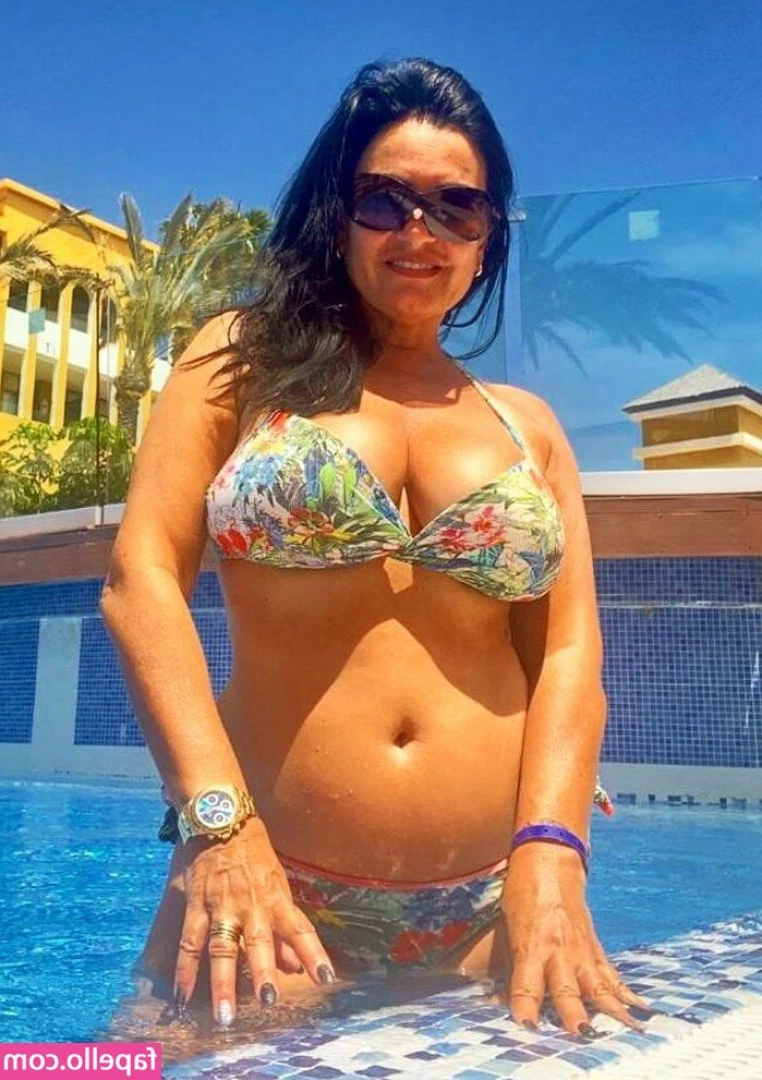 Angela Cavagna [ angela-cavagna ] - I wish you an EXCITING start to the week
