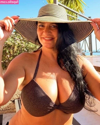 Angela Cavagna [ angela-cavagna ] - This top is so cute on me 🥰