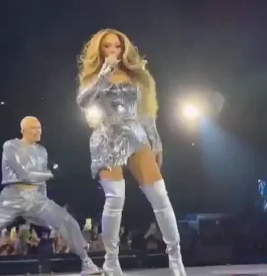 Beyonce Knowles [ beyonce-knowles-1 ] - kutyapózba ismét meglettem dugva