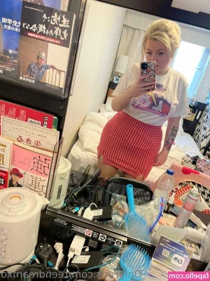 Naughty Danni [ naughty-danni ] - If you wanna see the 5 minute video this screenshot came from  look