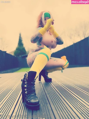 Hayley_B [ hayley-b ] - a shower and let s go  it s Friday part 1
