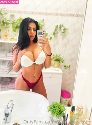 Callmegeorgette - Playing in heels
