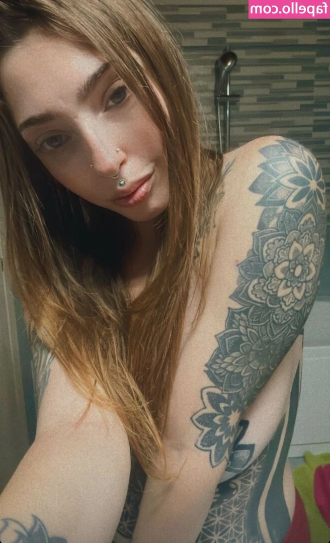 evasciacca - Emilia recently had a birthday ❤️🎁 , she dreams of getting a