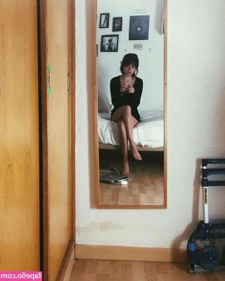 Anna Castillo [ anna-castillo ] - a shower and let s go  it s Friday
