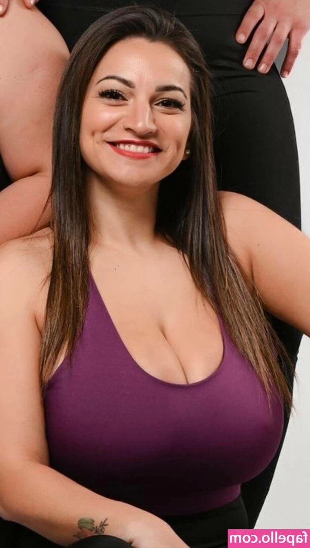 Agustina Guz [ agustina-guz ] - Hey what s up hello