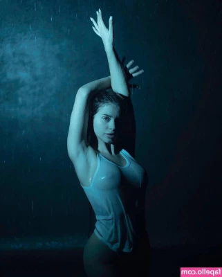 Ilona Korinets [ ilona-korinets ] - Clown Pussy and Feet in Lingerie