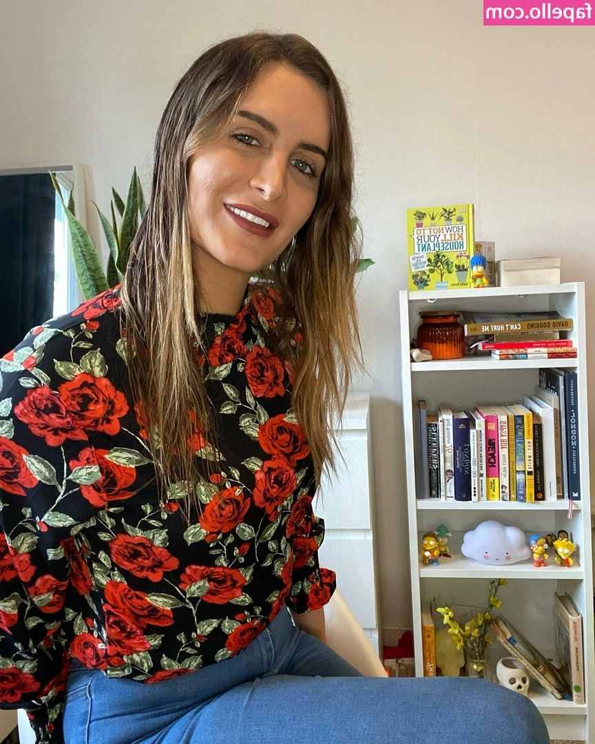 Britishmeghanspice - Smoking in leather jacket, jeans shorts and boots before I crush my