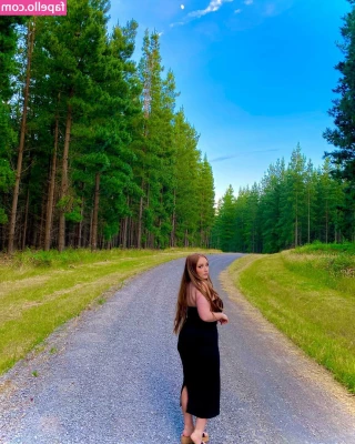 Dannielle Ashurst [ dannielle-ashurst ] - Working hard  Or just hard