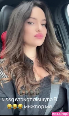 Anastasia Gavrish [ anastasia-gavrish ] - Me gusta no llevar nada debajo de mis vestiditos cortos