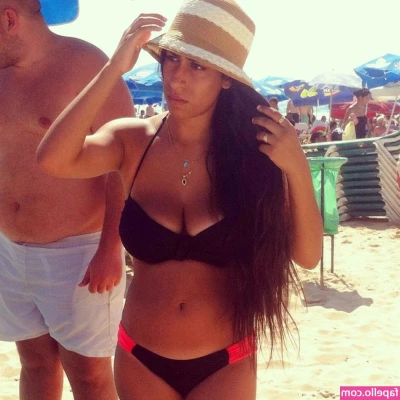 Tal Halika [ tal-halika ] - Relaxing time, lay on the bed looking a movie, who comes to look that