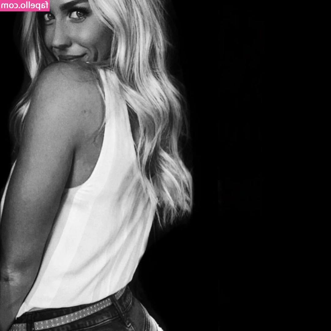 Jakki Farmer [ jakki-farmer ] - Continuación del video xxx con un fan y falta mucho más